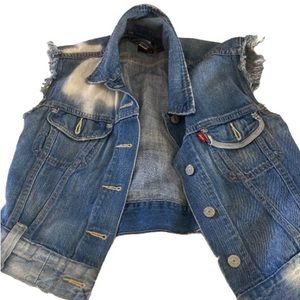 Unisex Levi Vess brand new without tags size small
